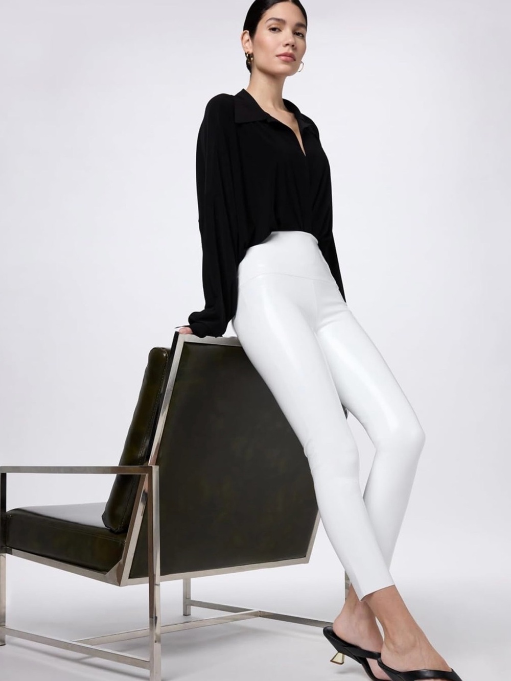 NORMA KAMALI SNOW WHITE CROPPED LEGGINGS 2026 season. Size XXS. (Run small)